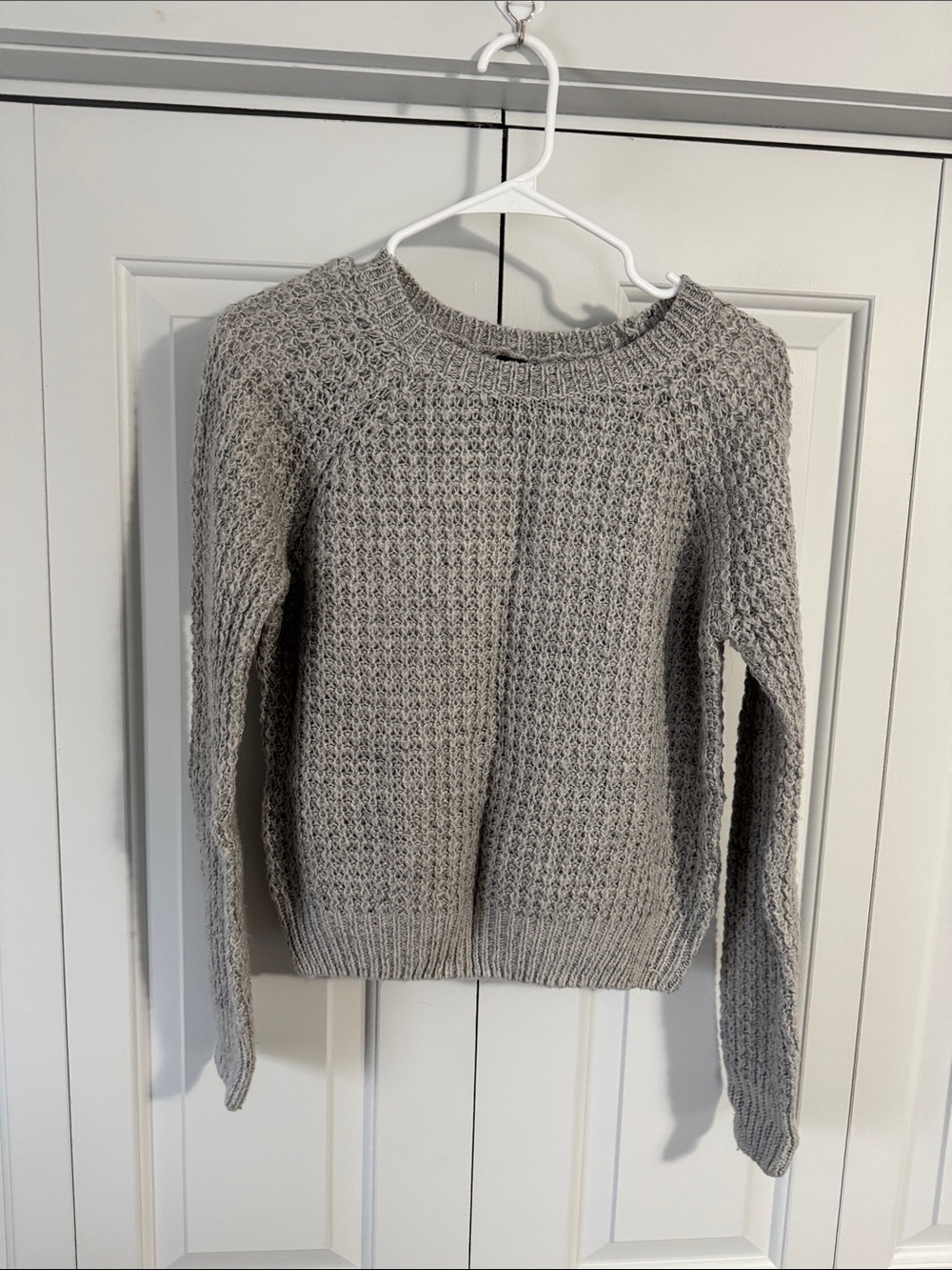Forever 21 Light Gray Crewneck Knit Sweater